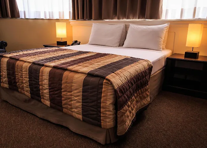 Marques Plaza Hotel